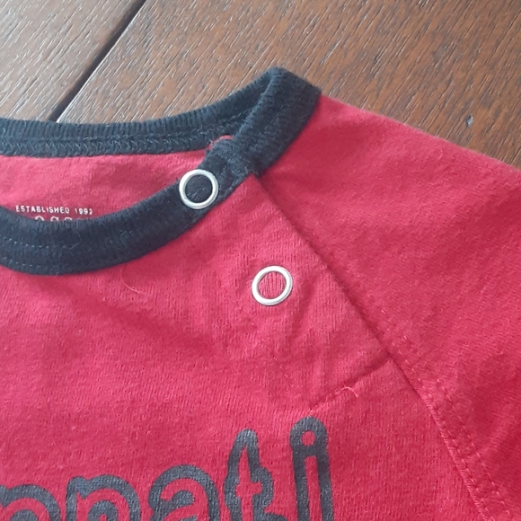 Coliseum Athletics infant UC onsie - Picture 3 of 7